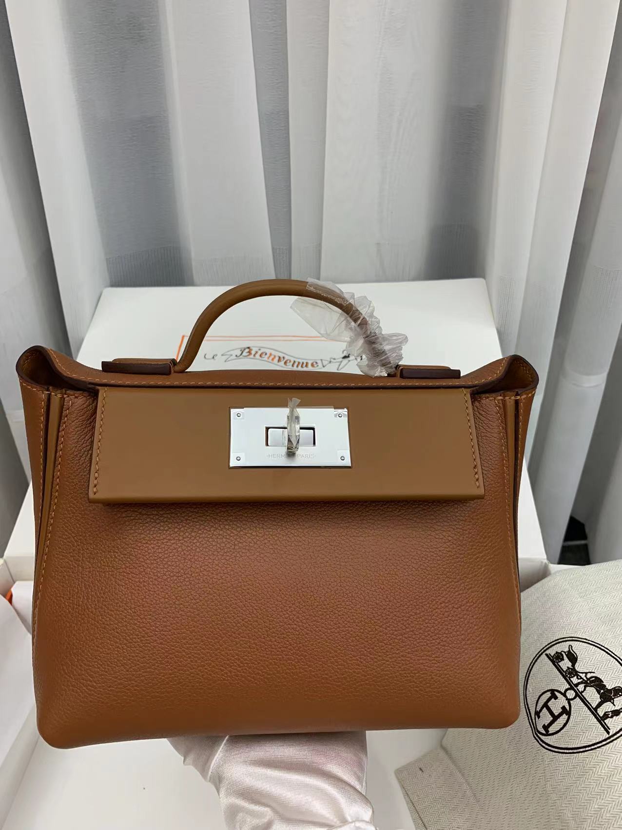 Hermes Kelly Mini 2424 21cm Handbag in Brown Clemence Leather 